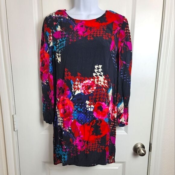 WAYF Long Sleeve Dress - Picture 1 of 10